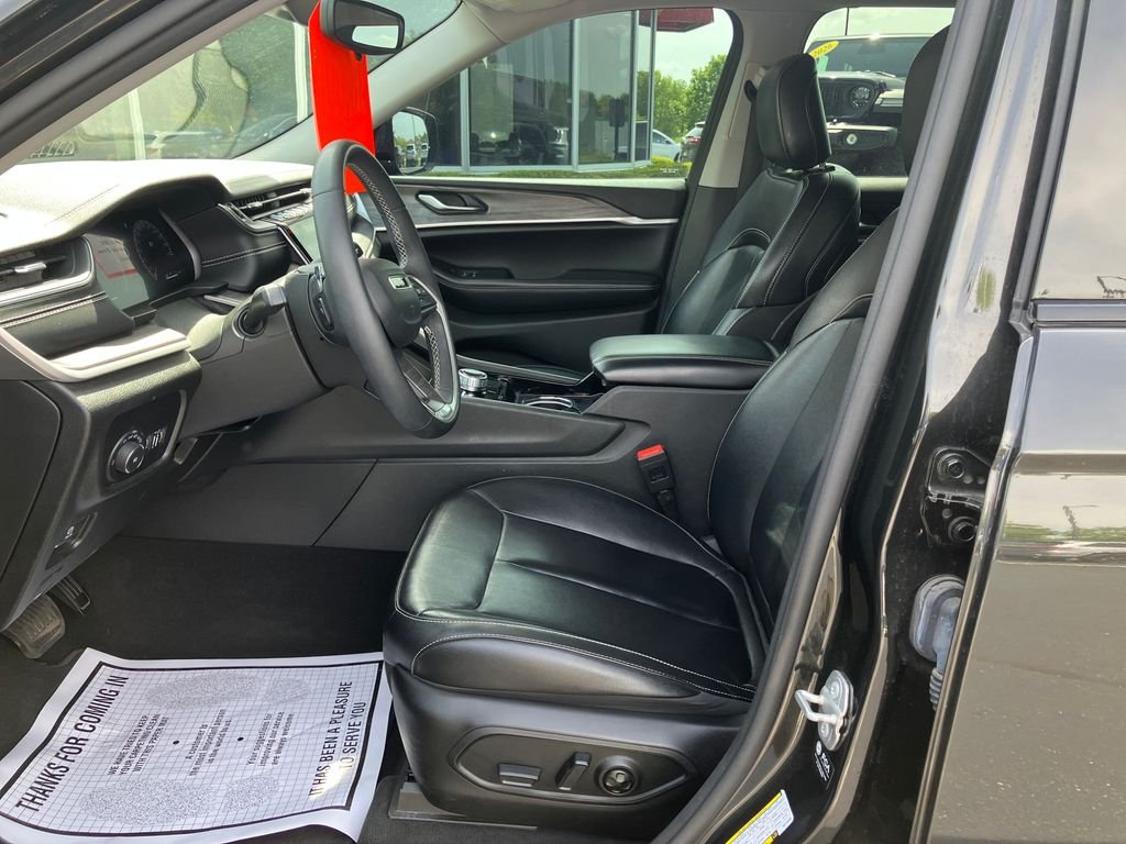 Used 2023 Gray Jeep Limited image 11