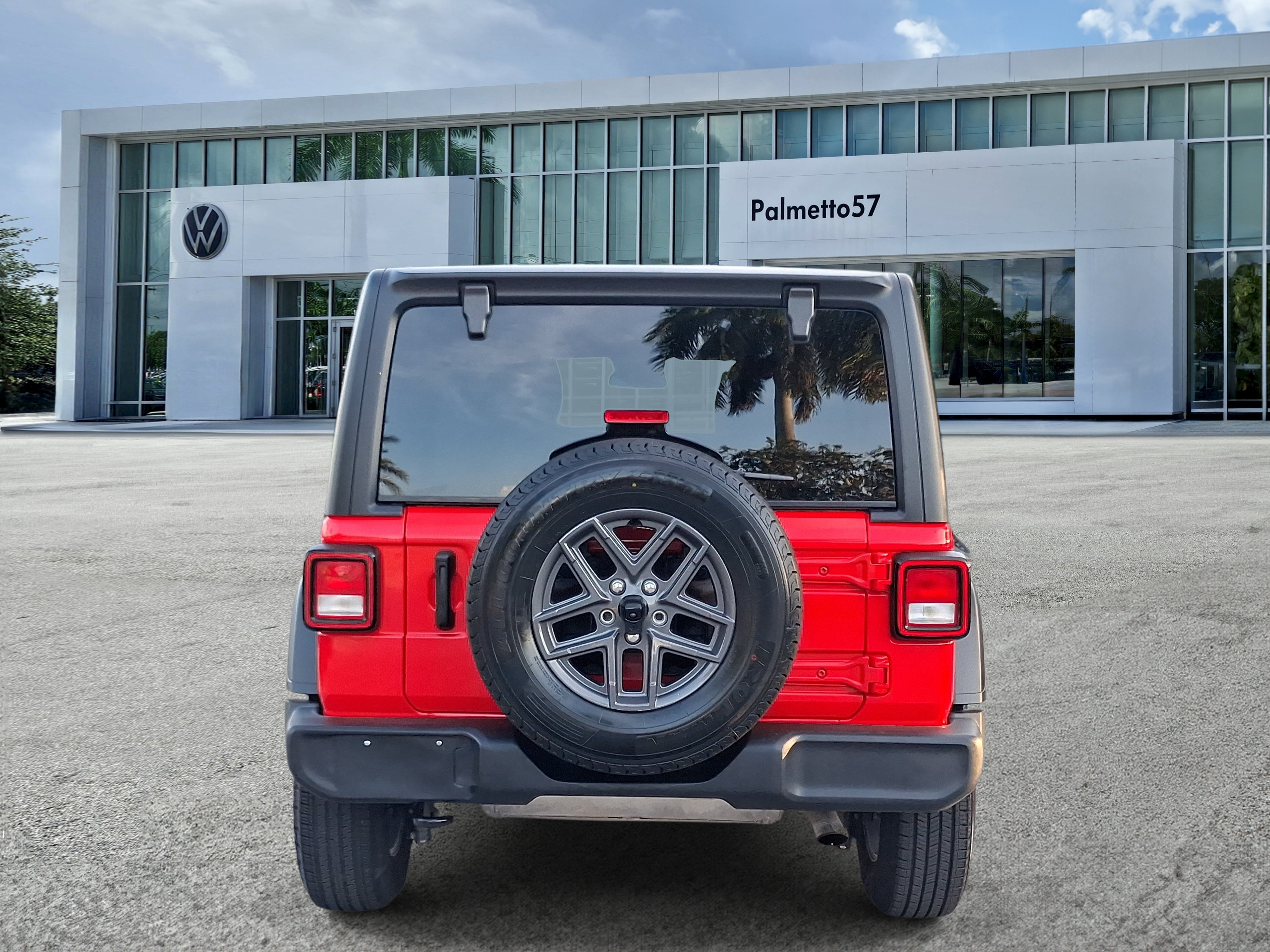 Used 2024 Red Jeep Sport S image 5