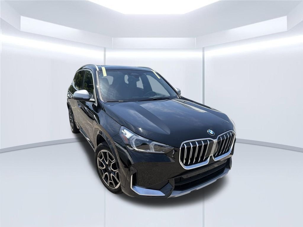 Used 2023 Black BMW xDrive28i image 2