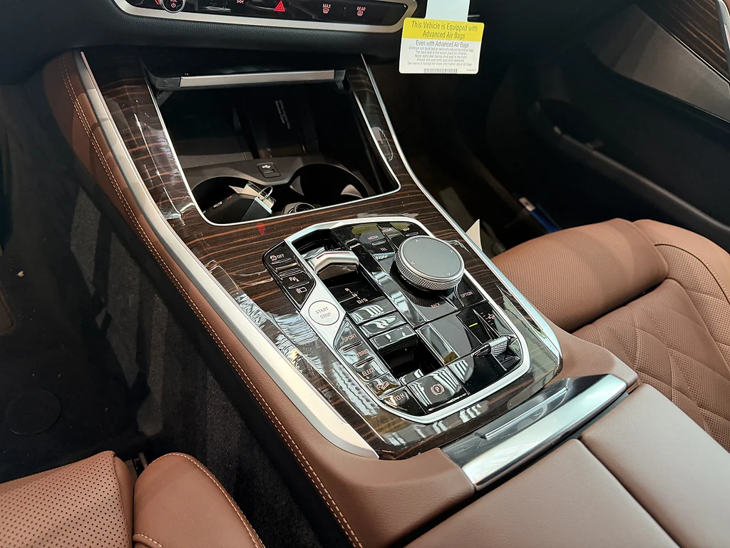 New 2026 Mineral White Metallic BMW xDrive50e image 10