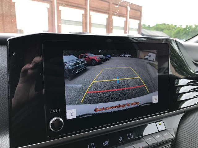 Certified Used 2025 Ice Cap Toyota SE image 19
