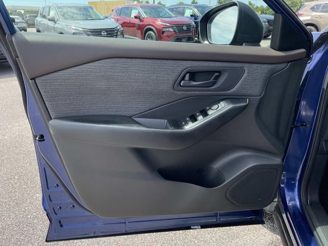 Used 2023 Blue Nissan S image 15