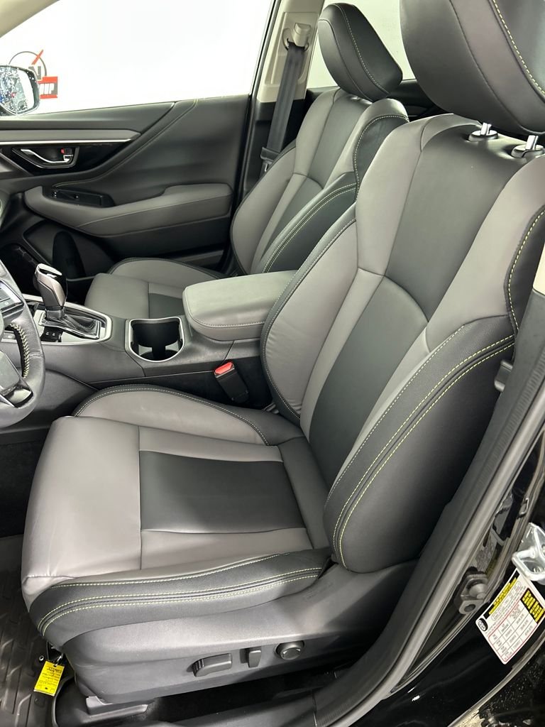 Used 2025 Black Subaru Onyx Edition image 12