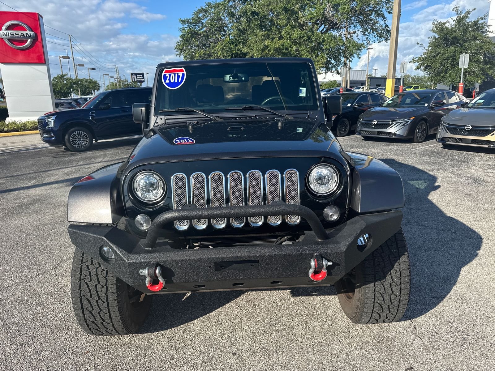 Used 2017 Gray Jeep Sahara image 3