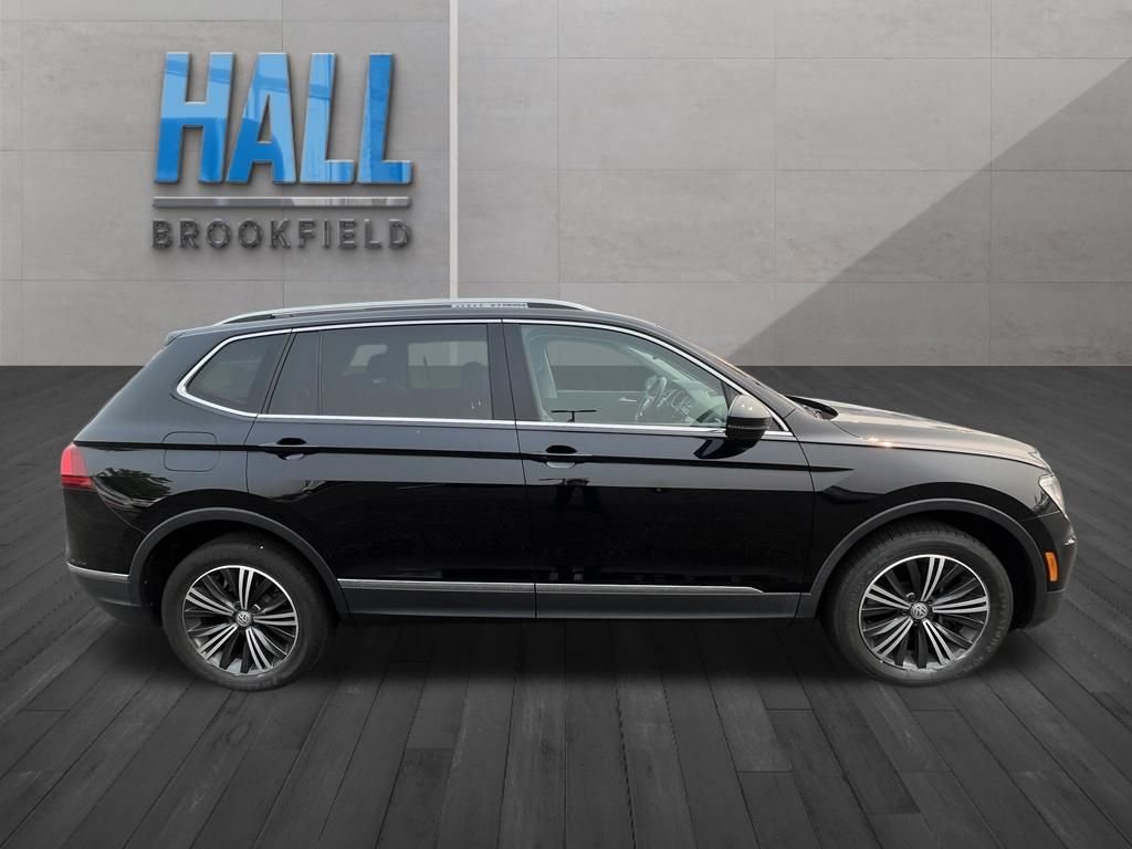 Used 2018 Black Volkswagen 2.0T SEL image 6