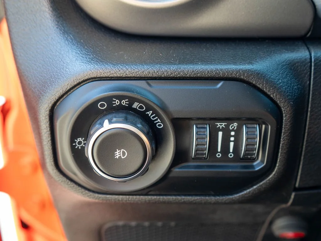 Used 2018 Orange Jeep Unlimited Sport S image 16