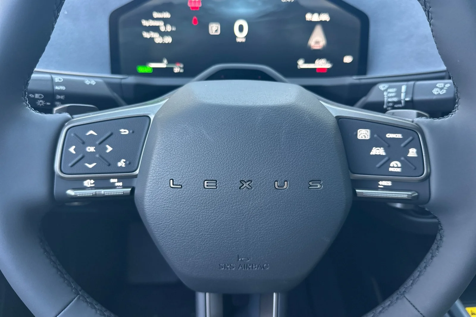 New 2026 Ultra White Lexus ES 350h PREMIUM+ image 19