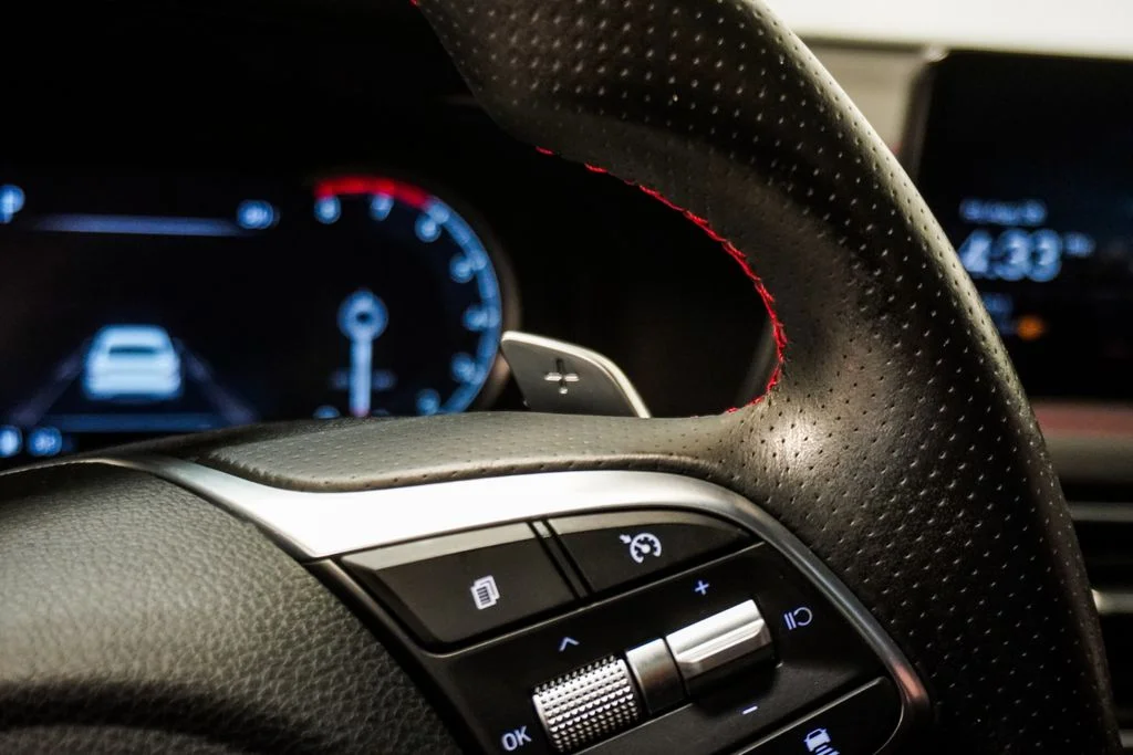 Used 2023 White Genesis 3.3T image 18