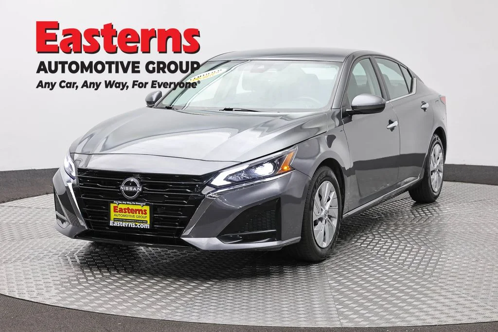 Used 2023 Gray Nissan 2.5 S image 1