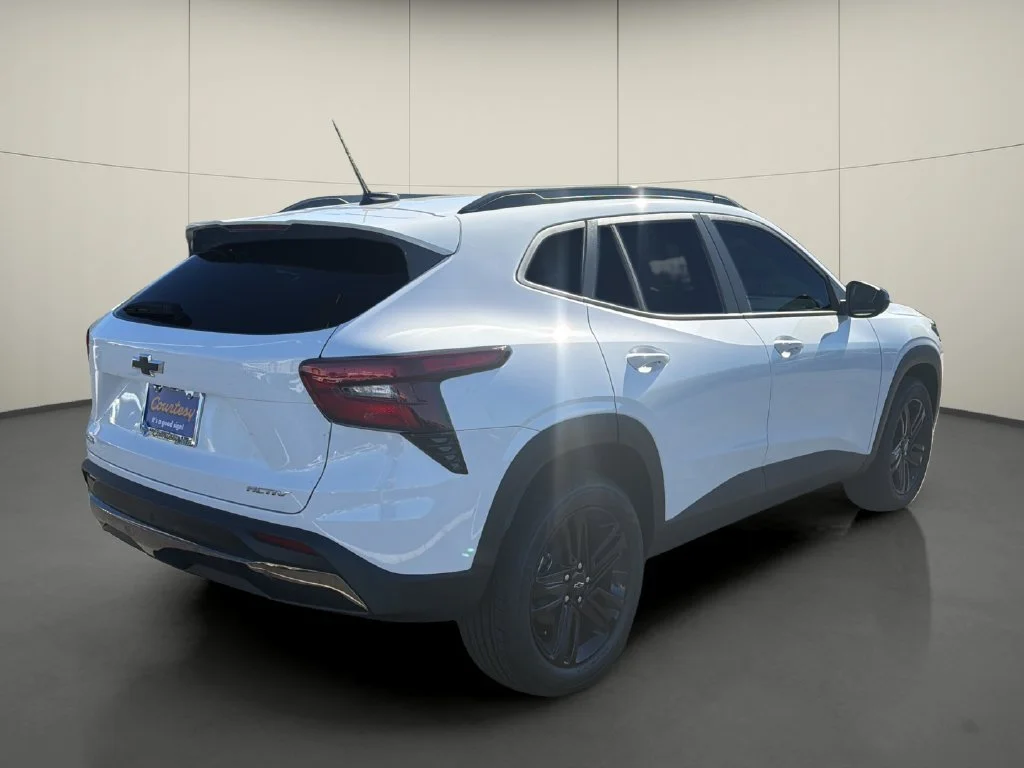 New 2026 Summit White Chevrolet ACTIV image 7