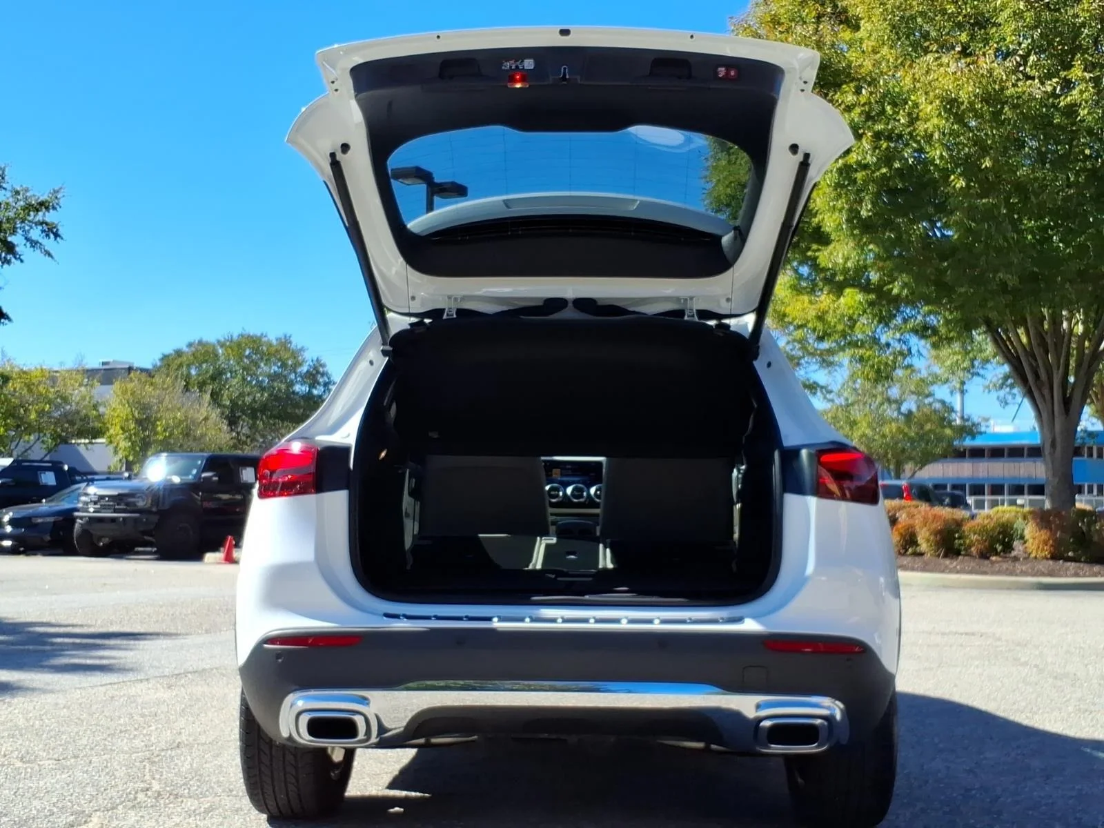 Certified Used 2026 Polar White Mercedes-Benz GLA 250 image 29