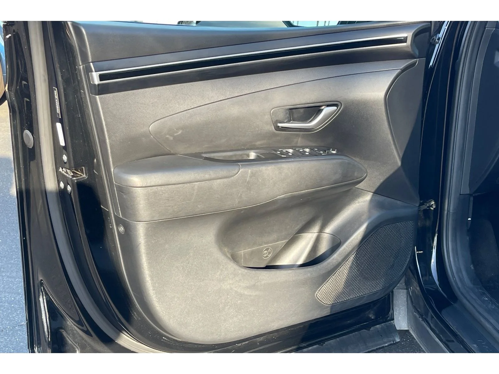 Used 2022 Phantom Black Hyundai SEL image 12