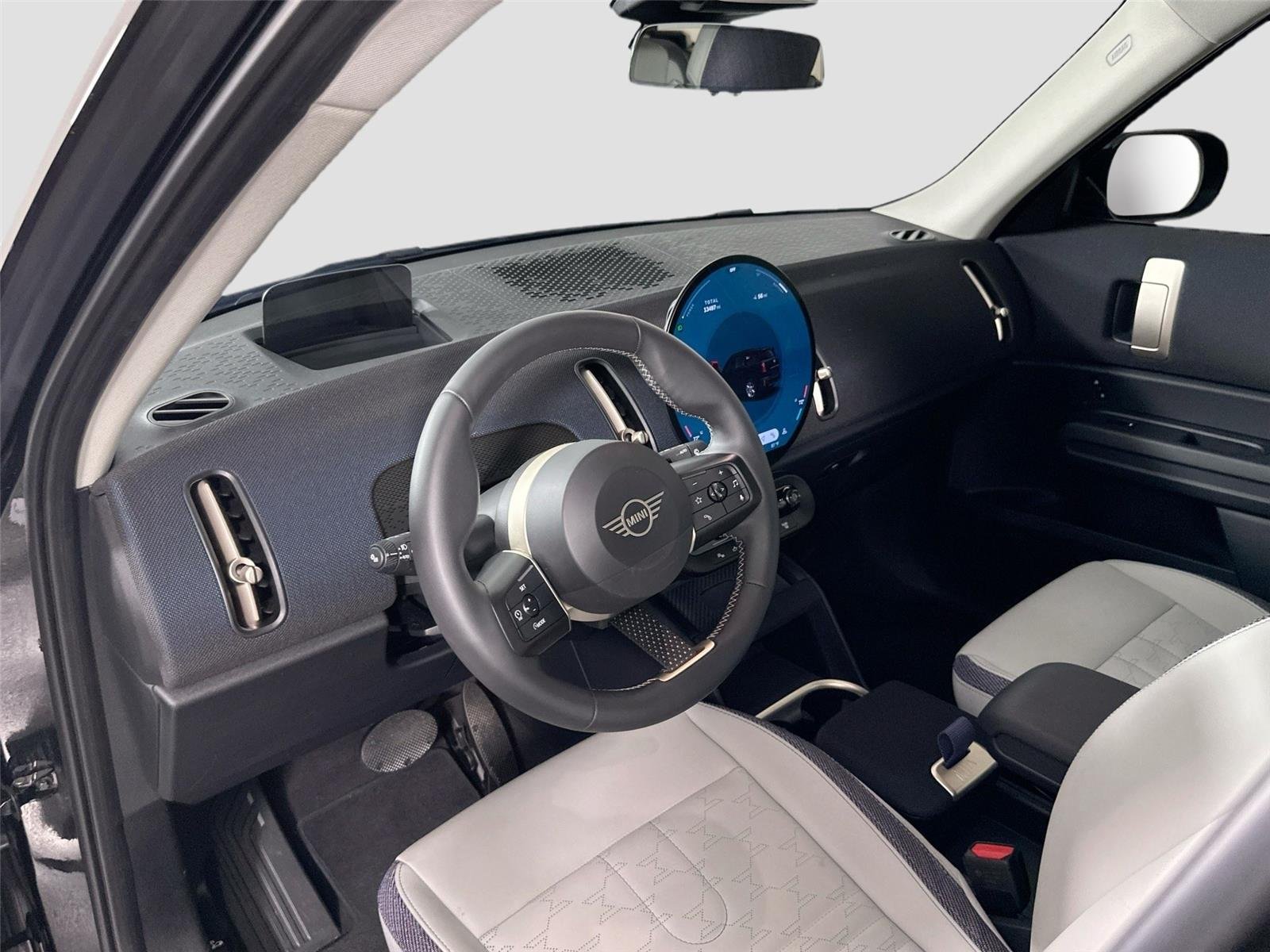 2025 MINI Countryman SE - Photo 9