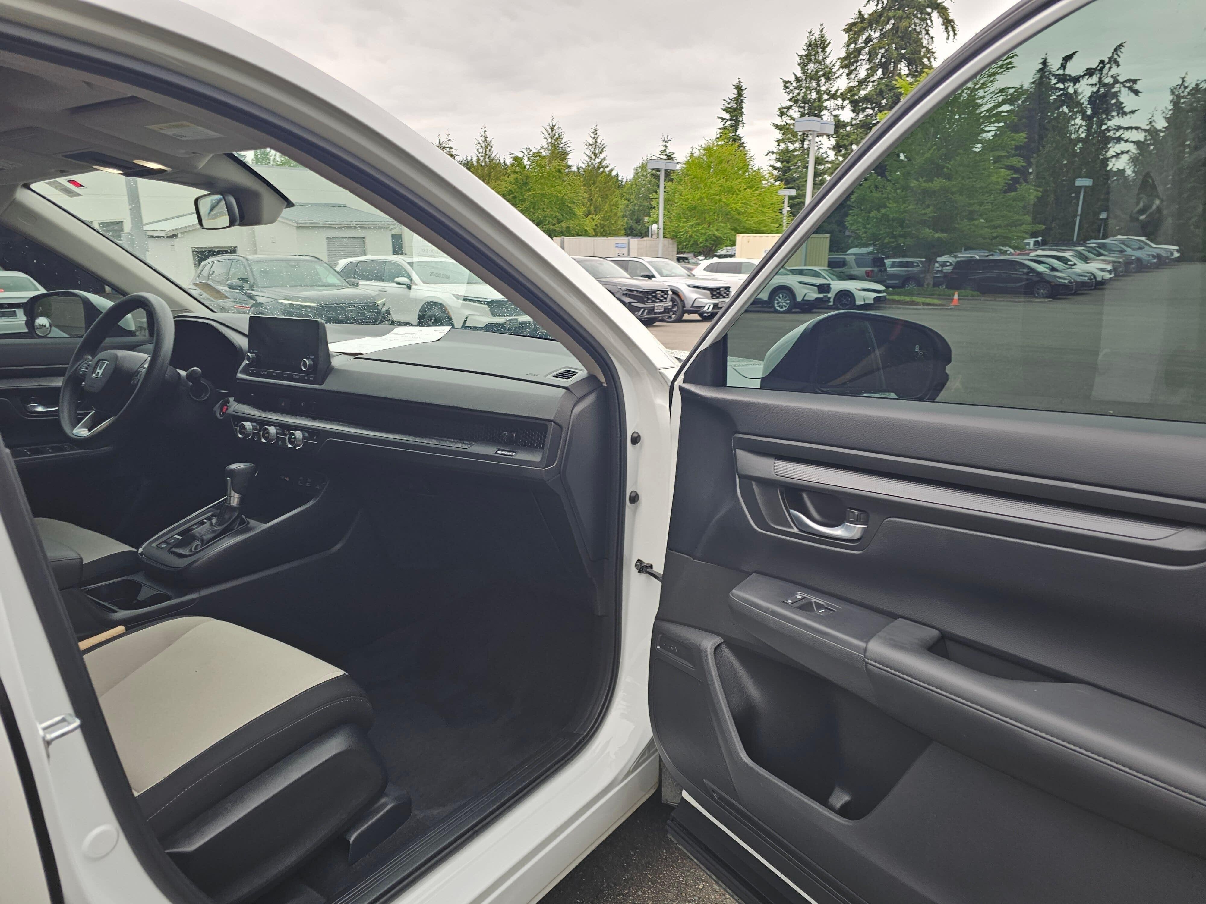 Used 2023 Platinum White Pearl Honda EX image 11