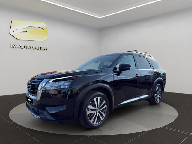 Used 2022 Super Black Nissan Platinum image 3