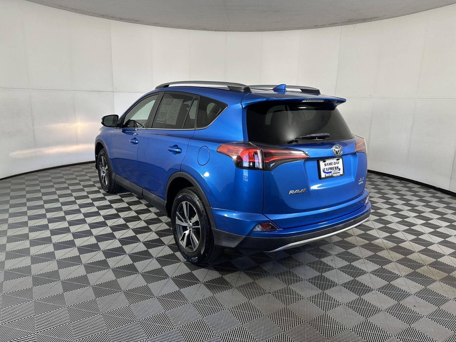Used 2017 Electric Storm Blue Toyota XLE image 23