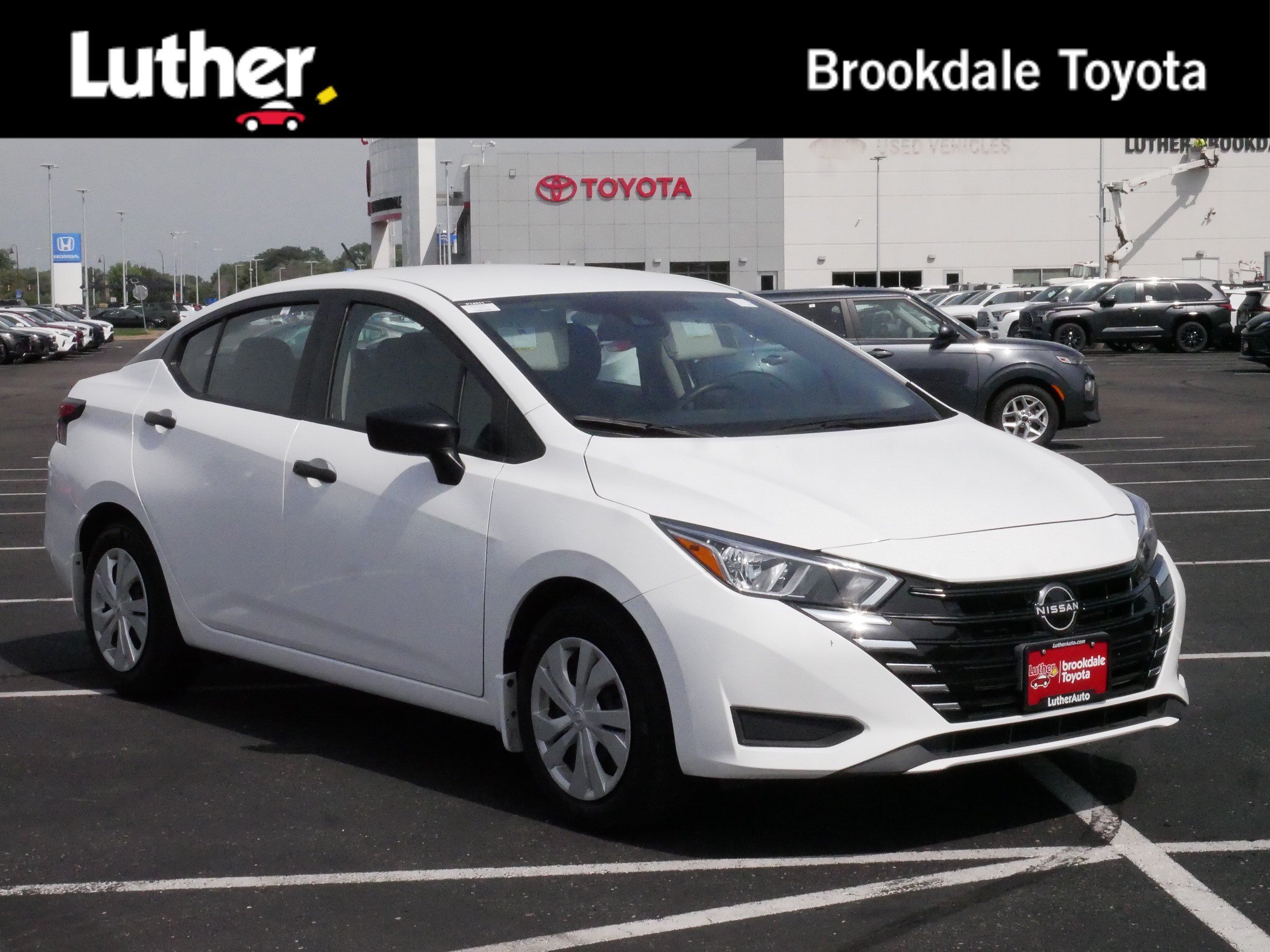 2024 Nissan Versa 1.6 S CVT's photo