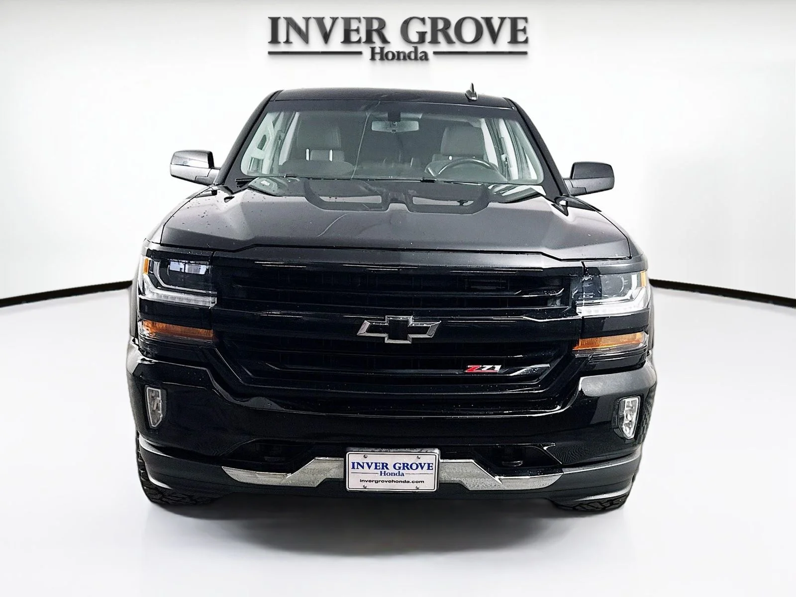 Used 2018 Chevrolet Silverado 1500 LT Z71 with VIN 3GCUKREC9JG321552 for sale in Inver Grove Heights, Minnesota