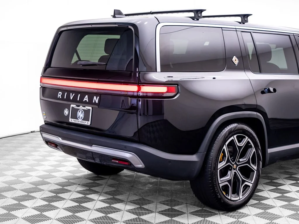 Used 2023  Rivian Adventure image 38