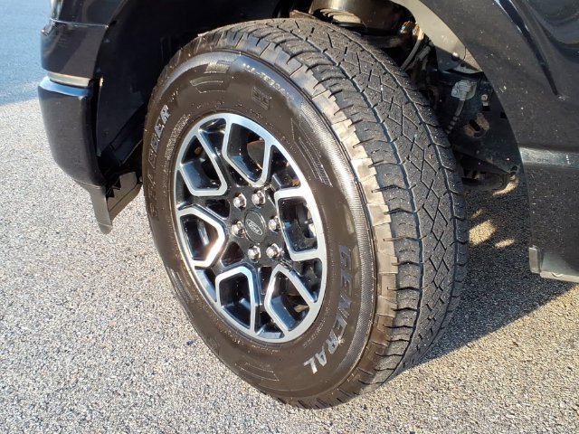 Used 2023 Black Ford XLT image 8