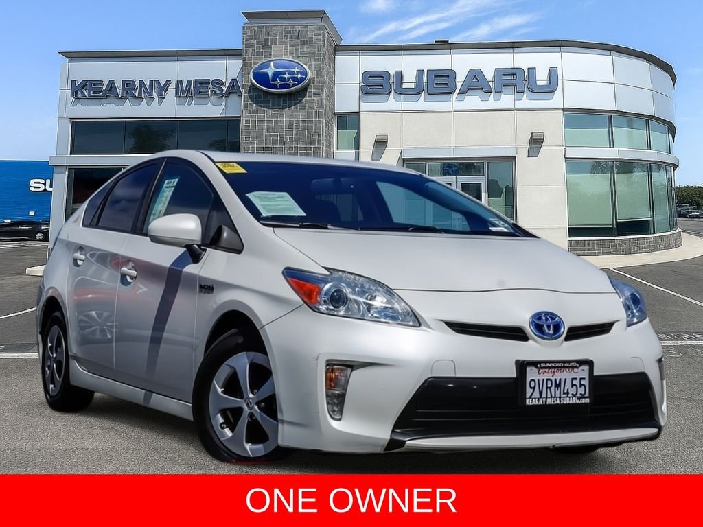 Used 2013 White Toyota Four image 1