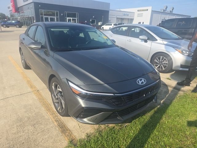 Used 2025 Gray Hyundai Limited image 1
