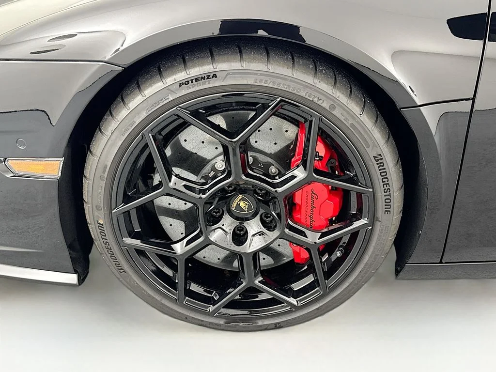 Used 2026 Black Lamborghini Base image 28