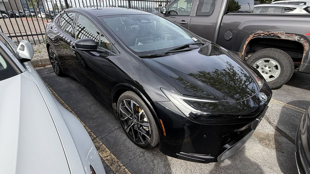2024 Toyota Prius Prime XSE's photo
