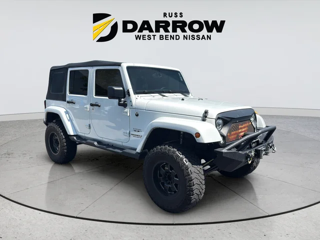 Used 2017 White Jeep Unlimited Sahara image 7