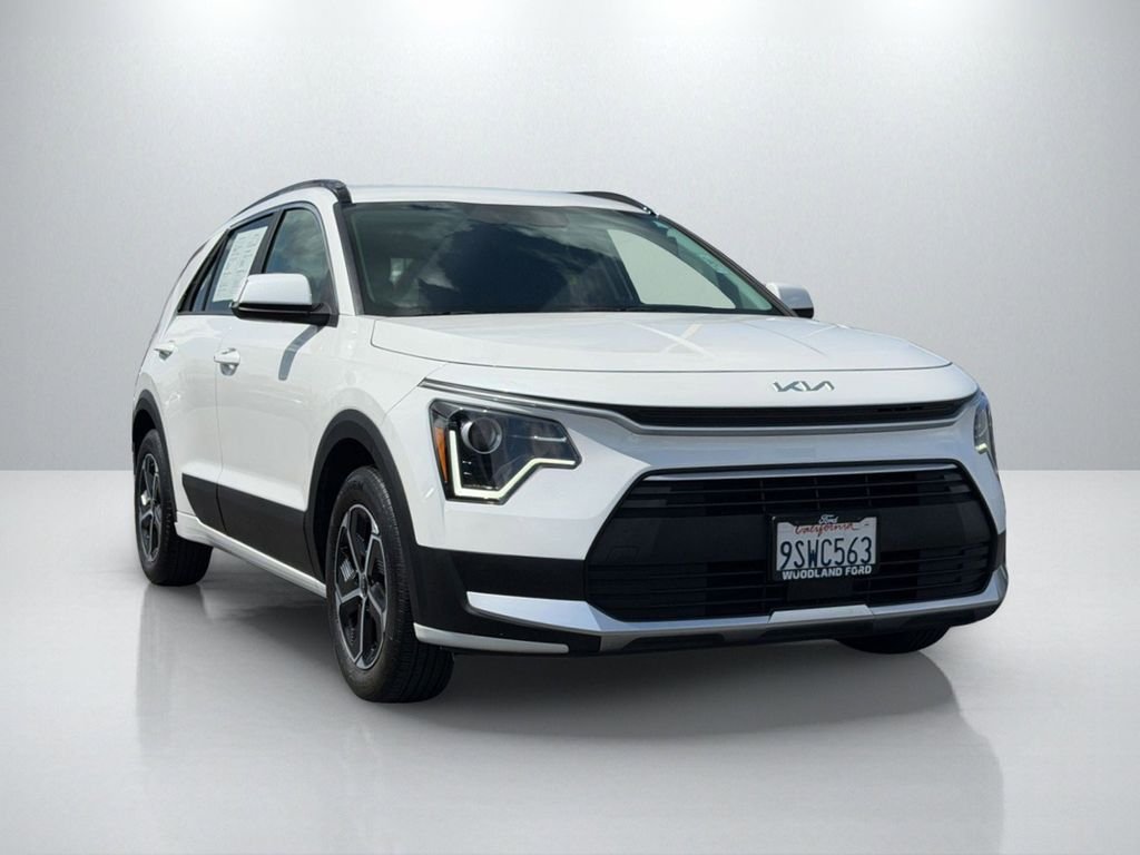 Used 2025 White Kia EX image 1