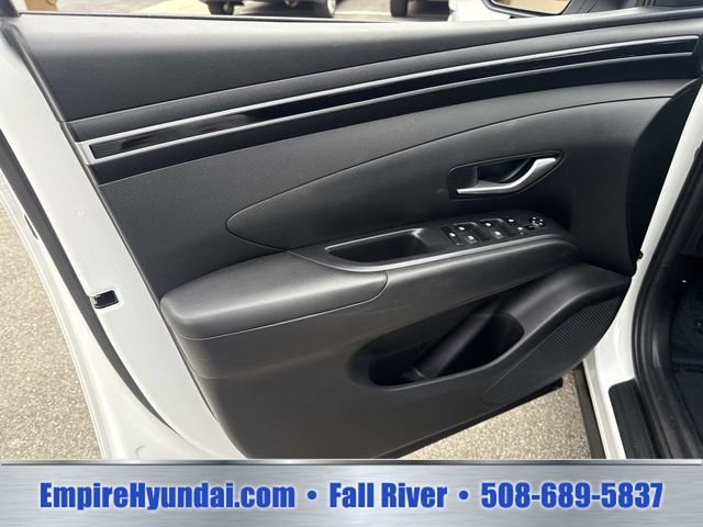 Used 2023 White Pearl Hyundai SEL image 19