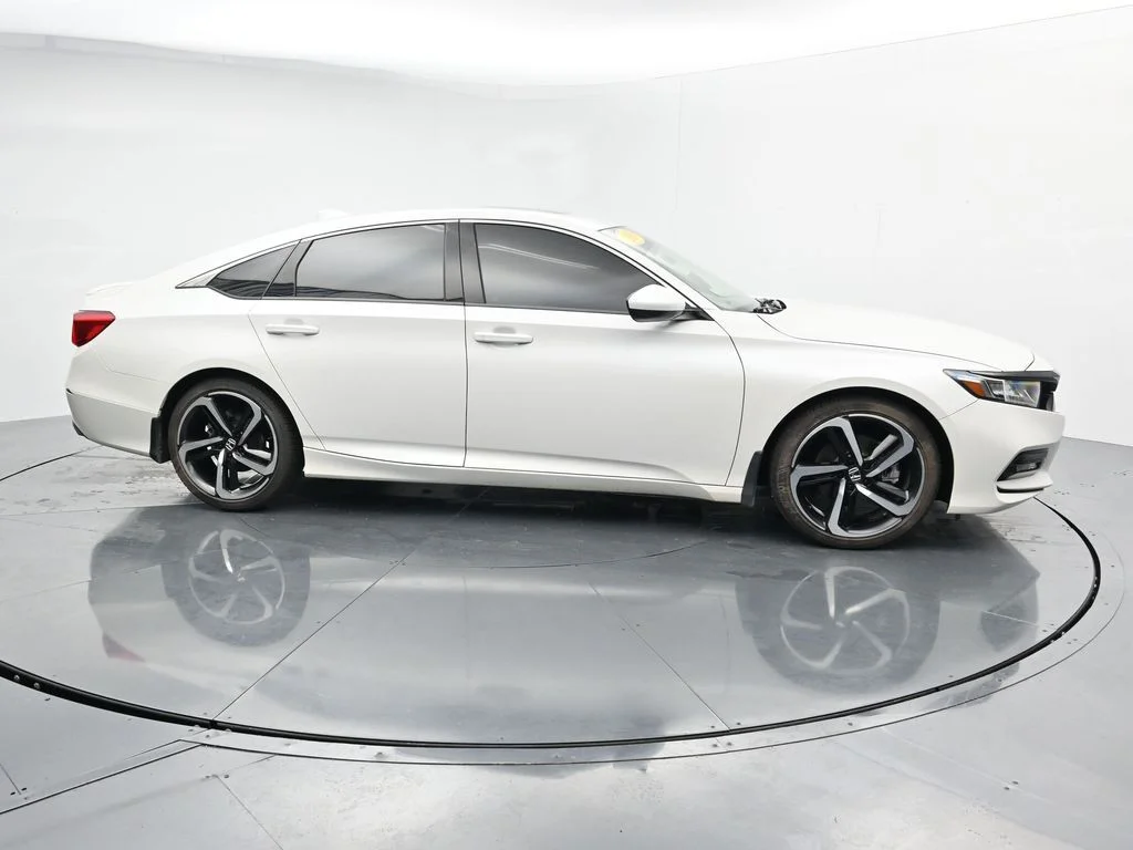 Used 2019  Honda Sport 2.0T image 8