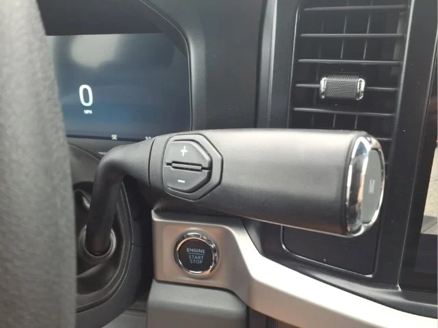 New 2027 Oxford White Ford F-250® XLT image 24