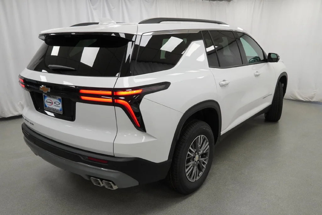 New 2027 Summit White Chevrolet LT image 2