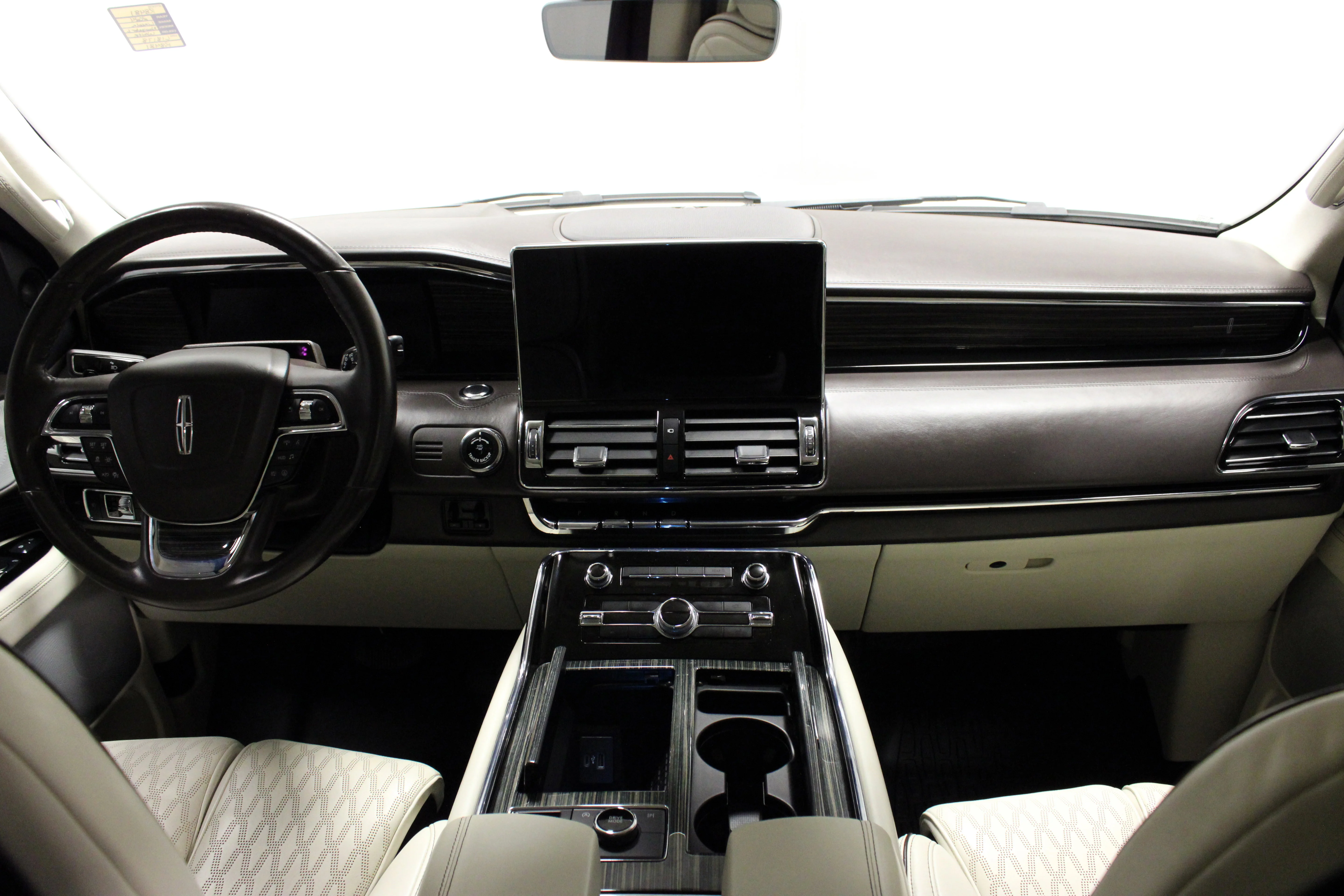 Used 2024 White Metallic Lincoln Black Label image 23