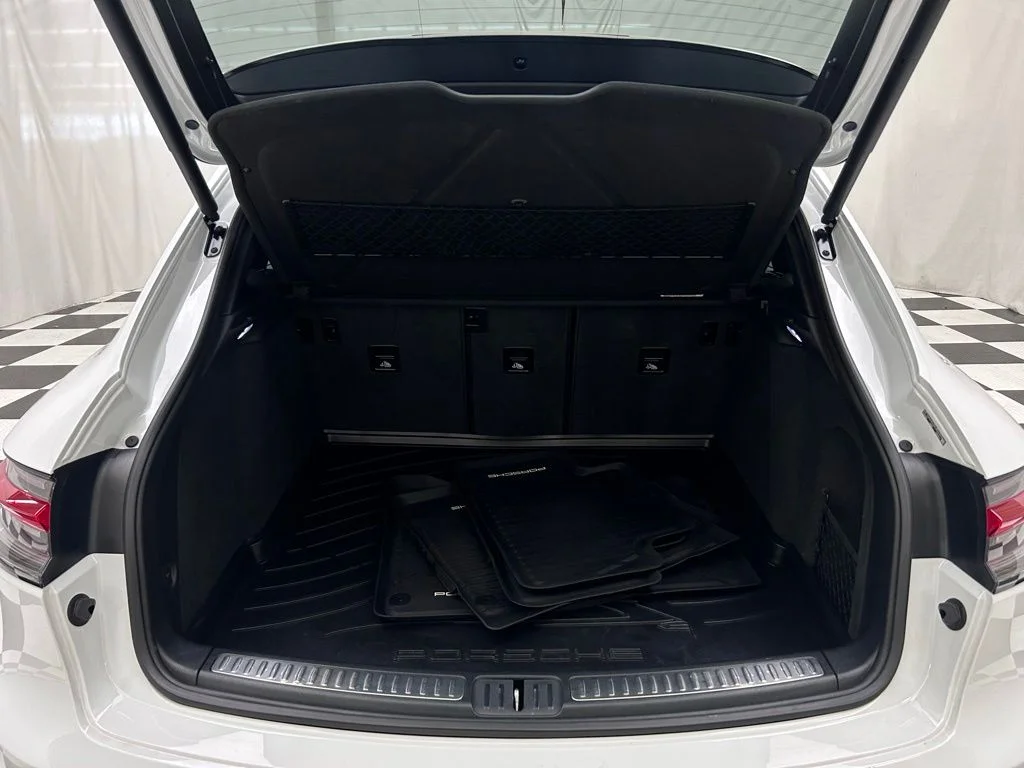Used 2024 White Porsche  image 9