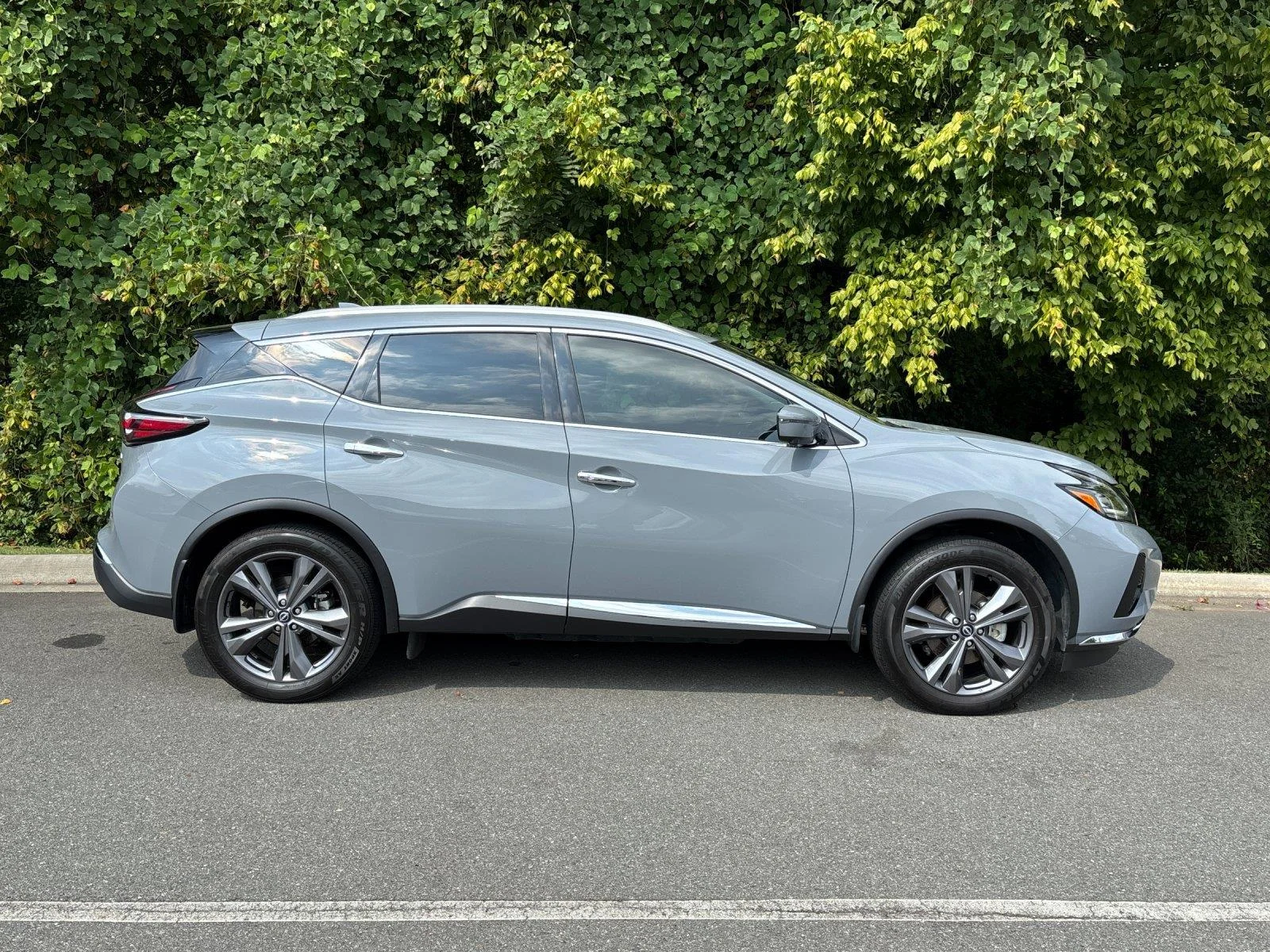 Used 2024 Boulder Gray Pearl Nissan Platinum image 6
