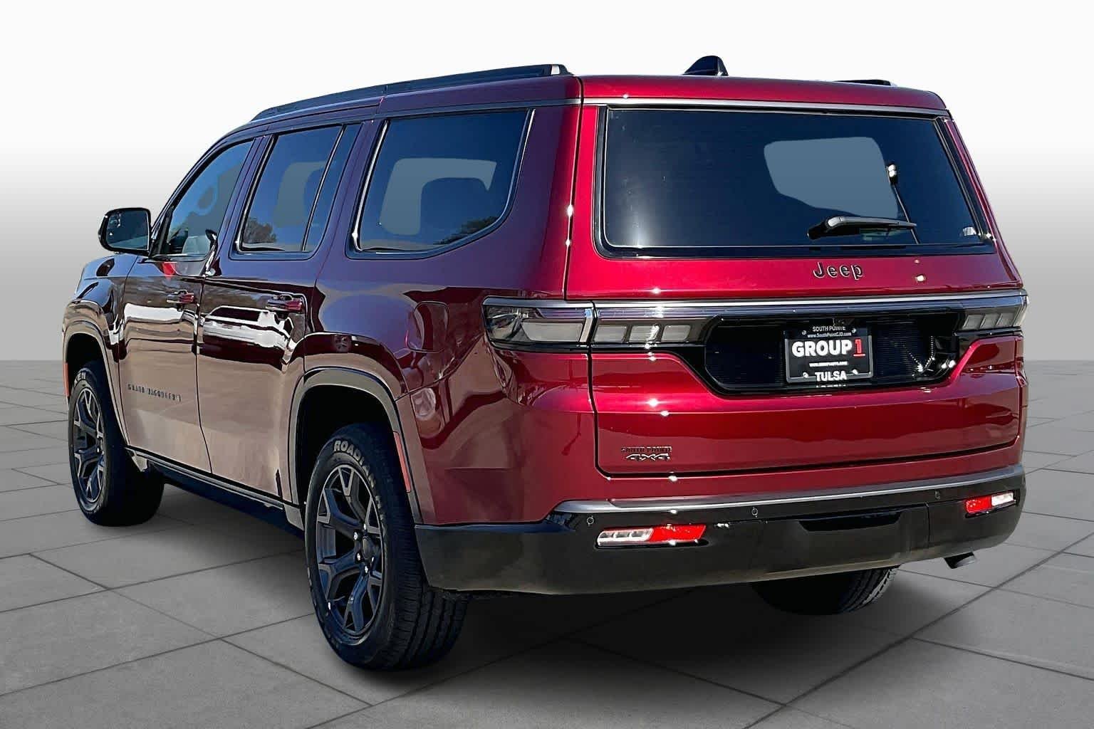 New 2026 Velvet Red Pearl-Coat Exterior Paint Jeep Limited Altitude image 12