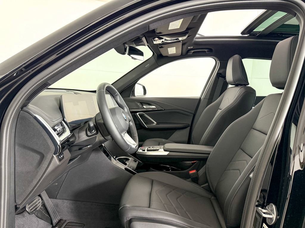 Certified Used 2025 Jet Black BMW xDrive28i image 37