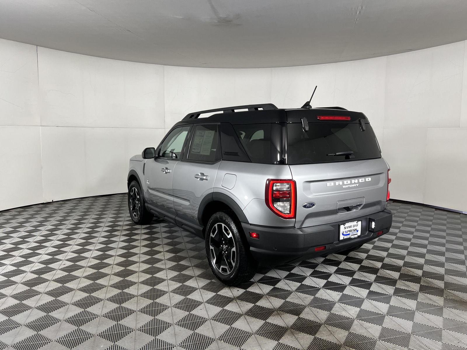 Used 2023 Iconic Silver Ford Outer Banks image 21