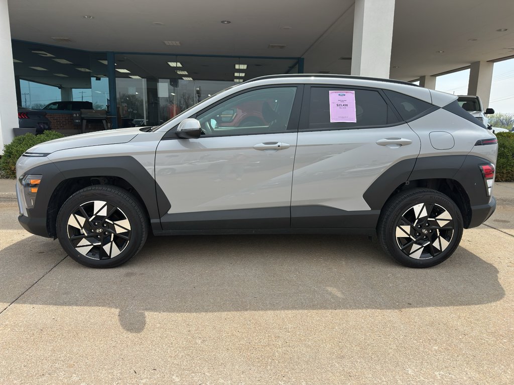 Used 2025 Cyber Gray Metallic Hyundai SEL image 4