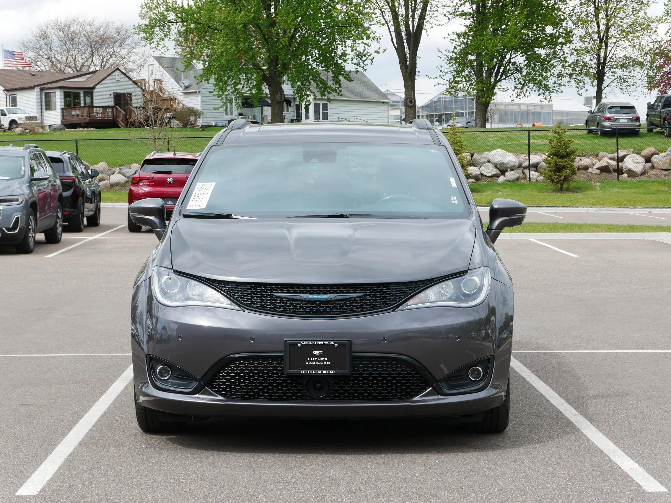 Used 2020 Chrysler Pacifica Hybrid Limited with VIN 2C4RC1N70LR151991 for sale in Vadnais Heights, Minnesota