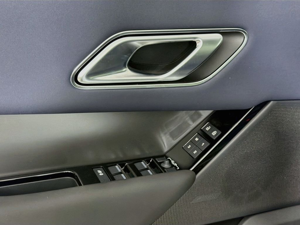 New 2026 Fuji White Land Rover S image 18