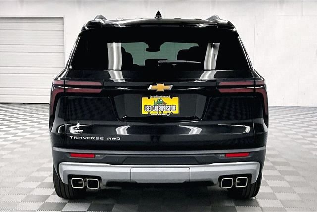 Used 2025 Mosaic Black Metallic Chevrolet LT image 5