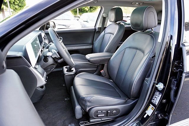 Used 2024 Black Hyundai Limited image 15
