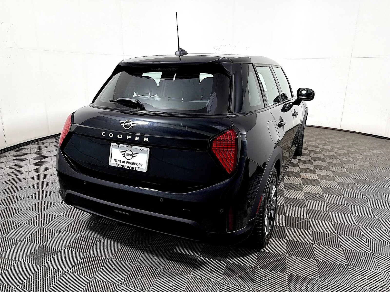 2026 MINI Hardtop 4 Door - Photo 6