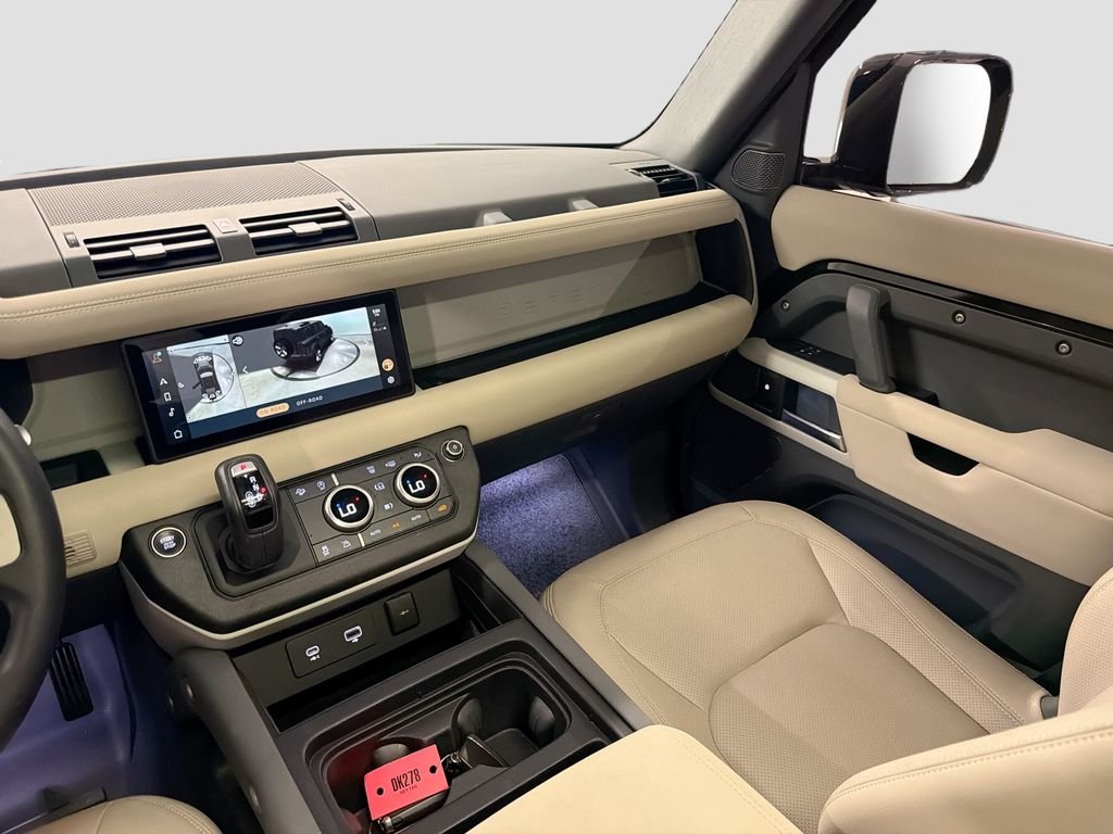 Used 2023 Black Land Rover S image 24