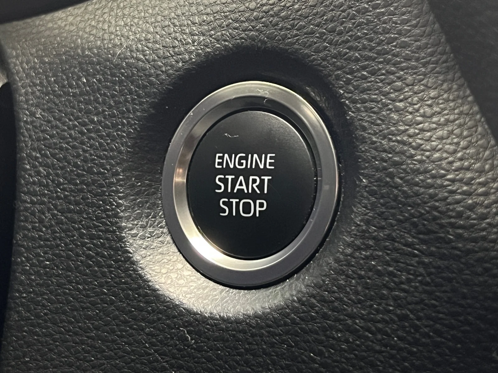 Used 2025 Ice Cap (040) Toyota SE image 18