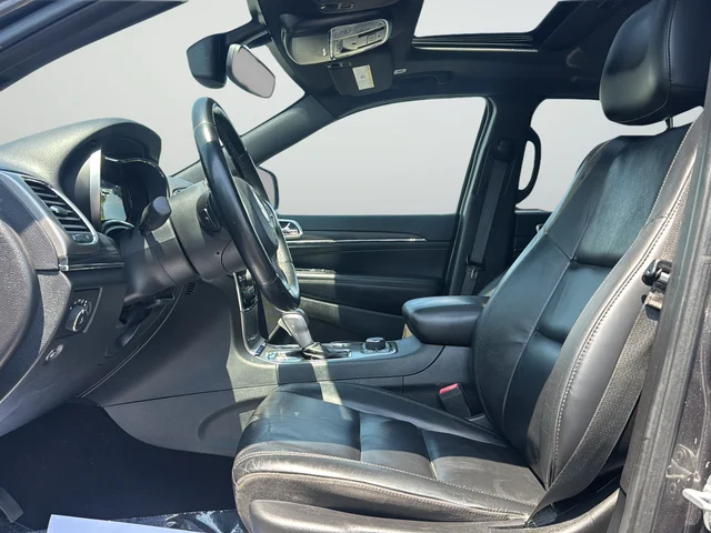Used 2020 Gray Jeep Limited image 10