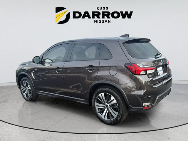 Used 2022 Gray Mitsubishi 2.0 SE image 3
